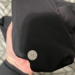 Lululemon power thru leggings size 12 with pockets